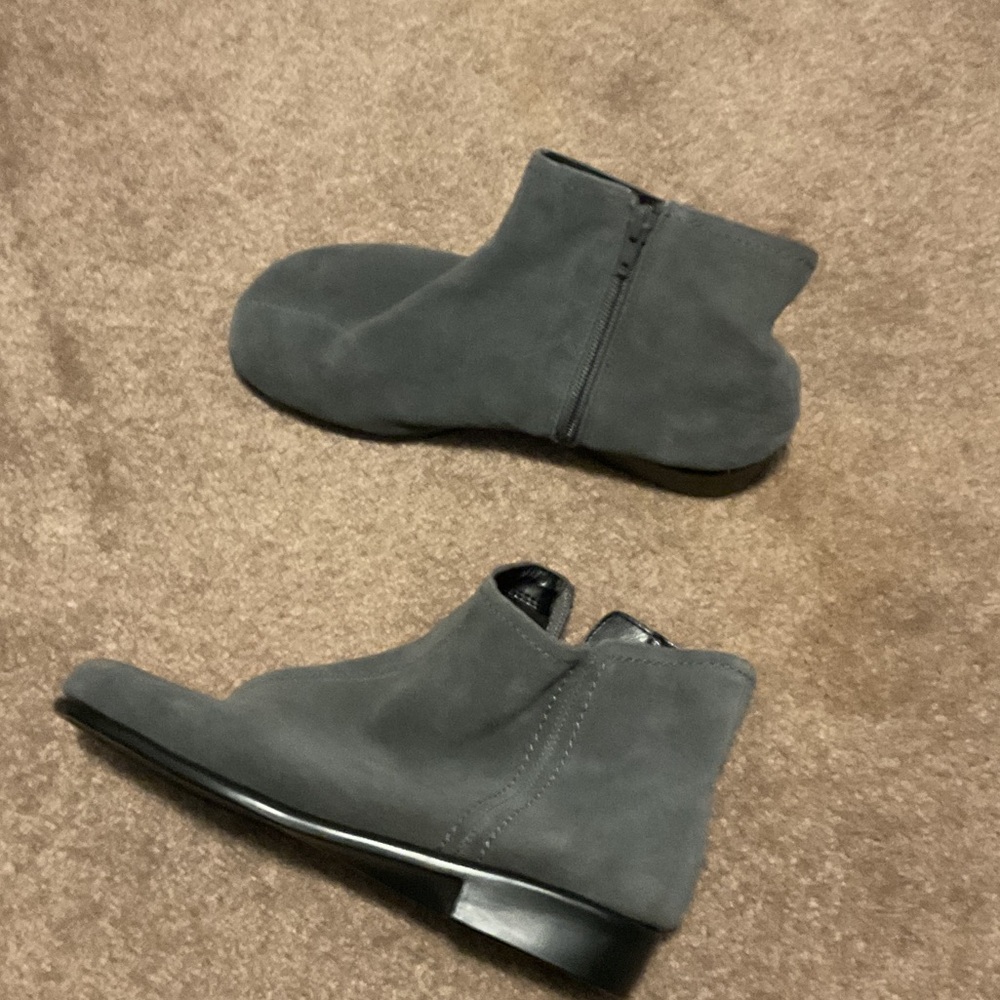 Women’s Gray suede Ankle Boots